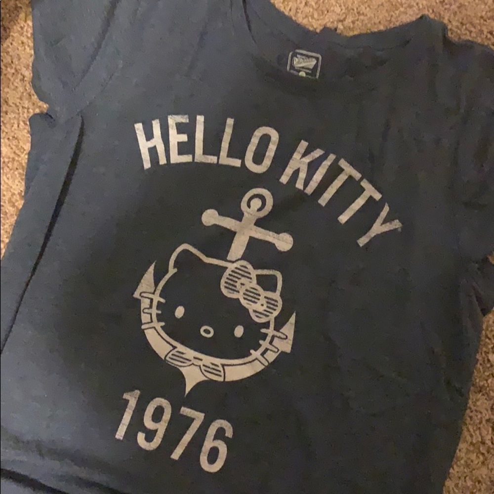 Old navy hello kitty tee xxl